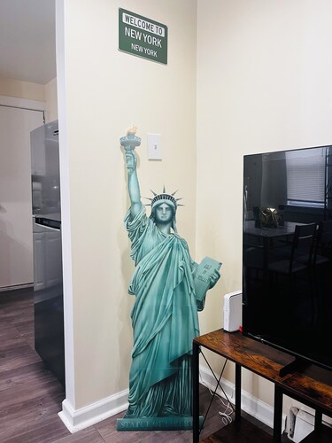 Private & Cozy Home w/ 2 bedrooms - 15 min from NYC & American Dream Mall!!
