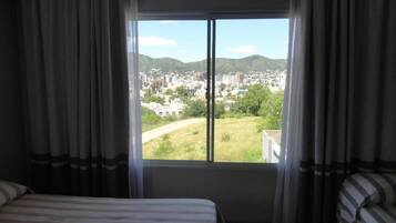 In-room safe, blackout drapes, free WiFi