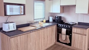 Tủ lạnh, lò vi sóng, lò nướng, bếp nấu 