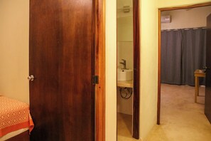 Dúplex Confort, 2 habitaciones, cocina, planta baja | Baño