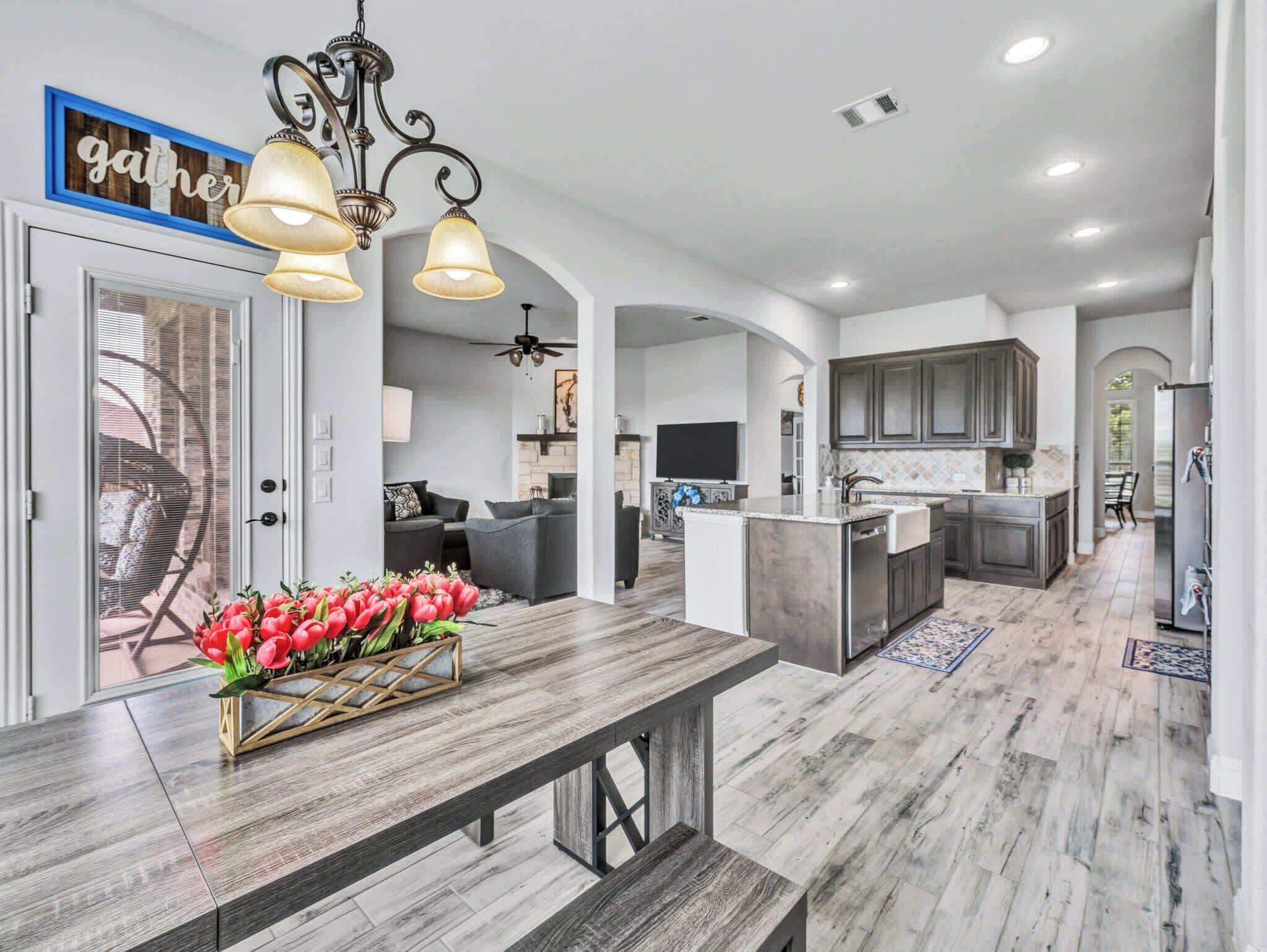 Smart TV, fireplace, ping pong, offices
