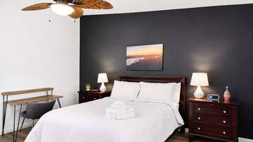 Iron/ironing board, WiFi, bed sheets