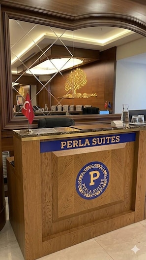 Reception - PERLA SUİTES (İstanbul)