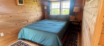 Peaceful 1-bedroom cabin in Soldiers Grove