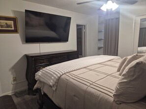 3 Schlafzimmer, Schreibtisch, kostenloses WLAN, Bettwäsche