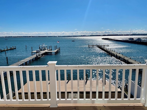Big Waterfront House! Fishing Dock, Arcade, Garage Parking, Walk to Beach!
