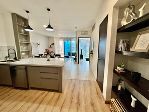 Interior - Oceanview 1BR, Avenida Balboa, Steps to Cinta Costera (Panamá)