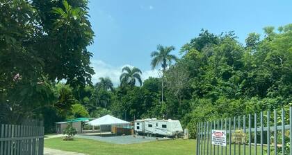 A peaceful retreat in nature with a stream and a pool, just 5 minutes from the town of Rincón