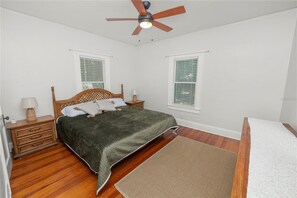 Room - Charming Lakeland Bungalow Close to Downtown (Lakeland)