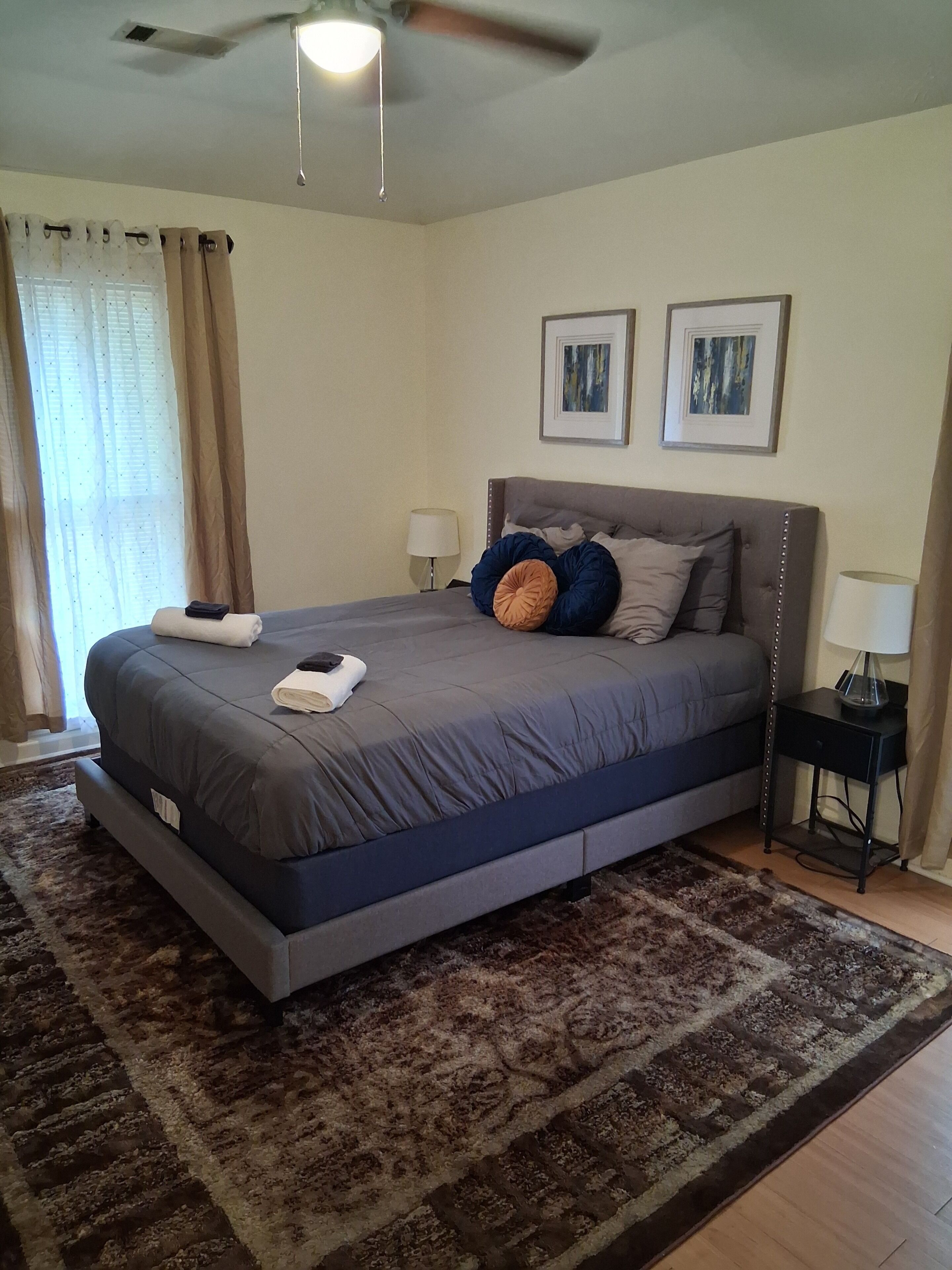 2 habitaciones, tabla de planchar con plancha, internet y ropa de cama 