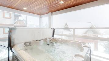 House, Patio | Private spa tub