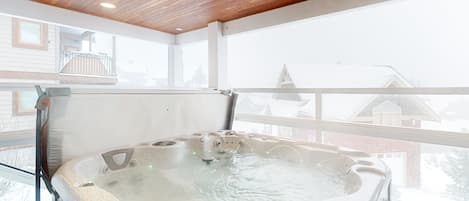 House, Patio | Private spa tub