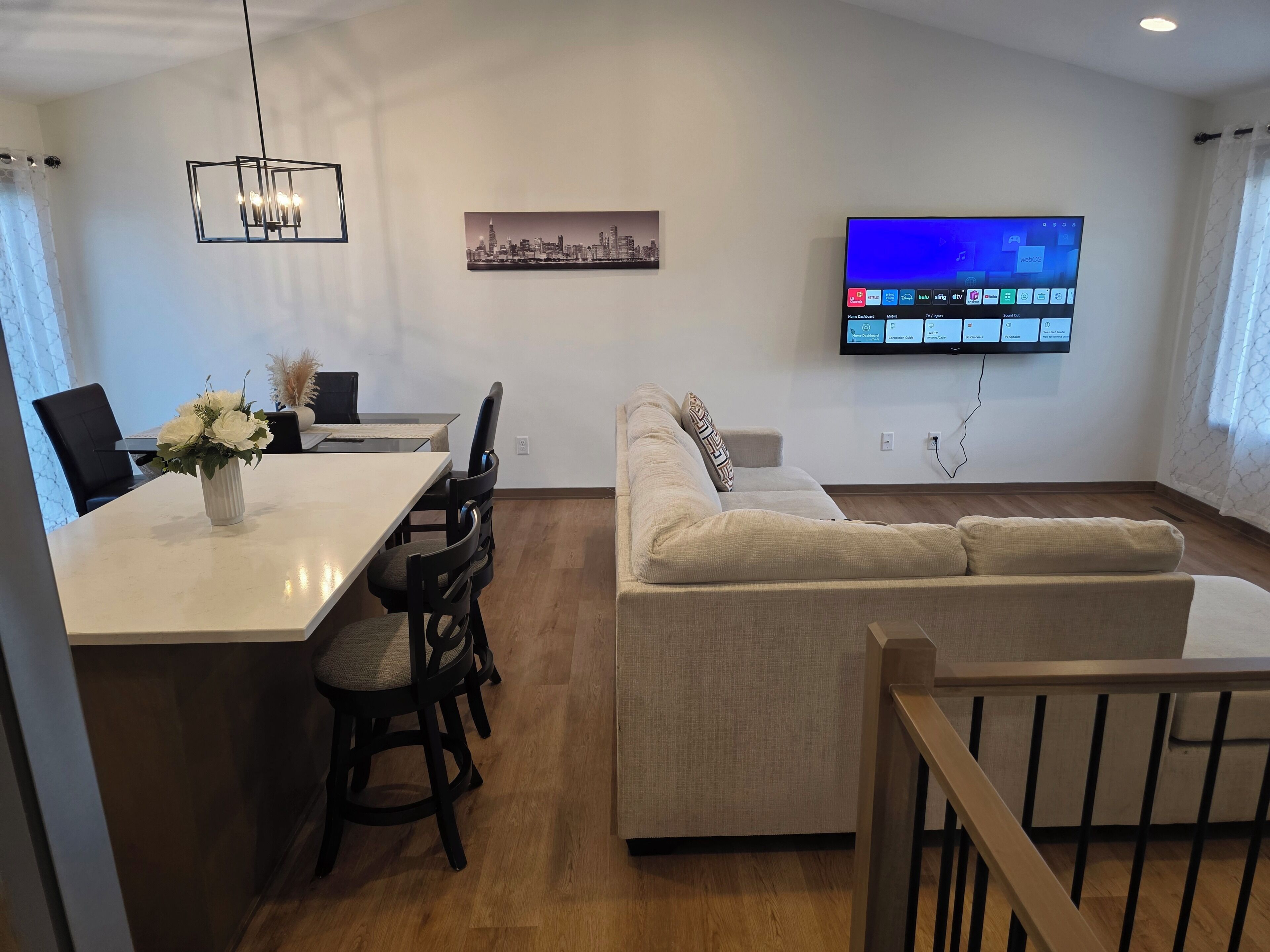 Perfect Luxury 4-bedroom House With Central Ac In Rochester - Pine Island, MN