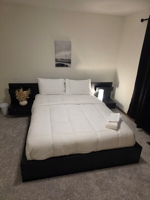 4 bedrooms, free WiFi, bed sheets - Perfect Luxury 4-bedroom house with Central AC in Rochester (Rochester)