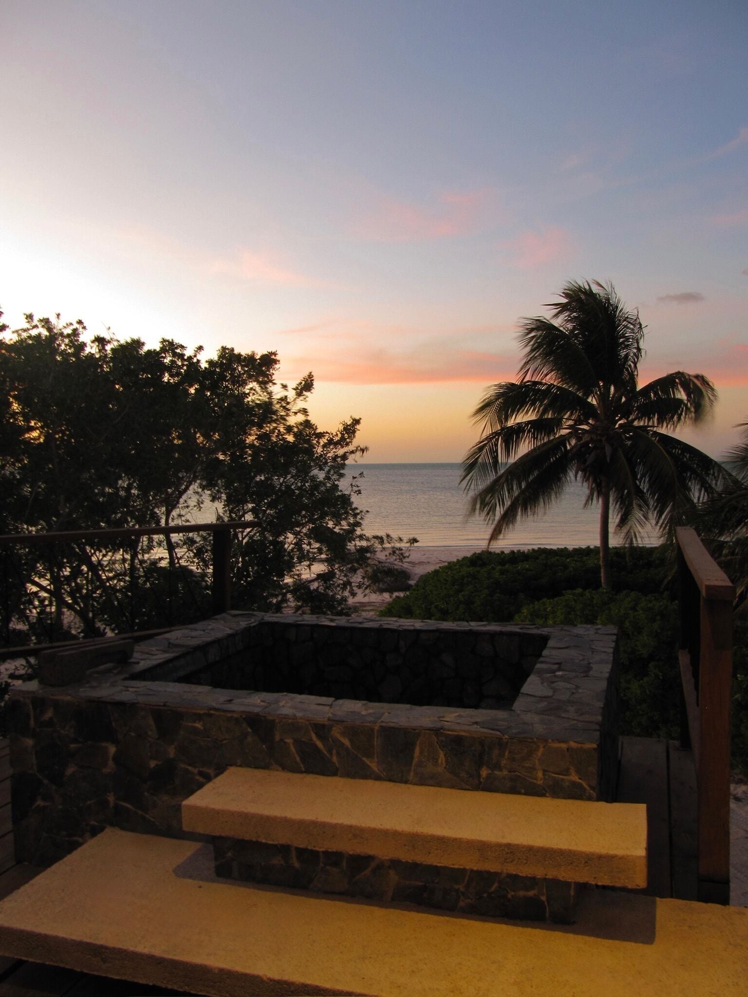 Deluxe Suite 05, Balcony, Sea View | Property grounds