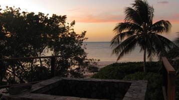 Deluxe Suite 05, Balcony, Sea View | Property grounds