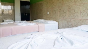 Family Triple Room | Desk, wheelchair access - YVES HOTEL (Porto Velho)