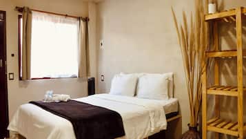 In-room safe, blackout drapes, free WiFi
