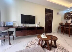 Interior - The Nicoletta Apartment 104: Cosy and Private (Kampala)