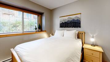 Townhome, Patio | Iron/ironing board, free WiFi