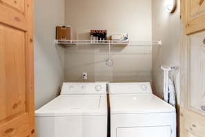 Townhouse, patio | Laundry