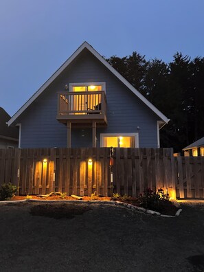 Exterior - Seagulls Beach House: Hot Tub, Fire Pit & Steps to Beach (Pacific Beach)