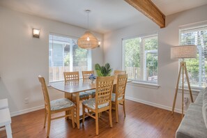 Dining - Seagulls Beach House: Hot Tub, Fire Pit & Steps to Beach (Pacific Beach)