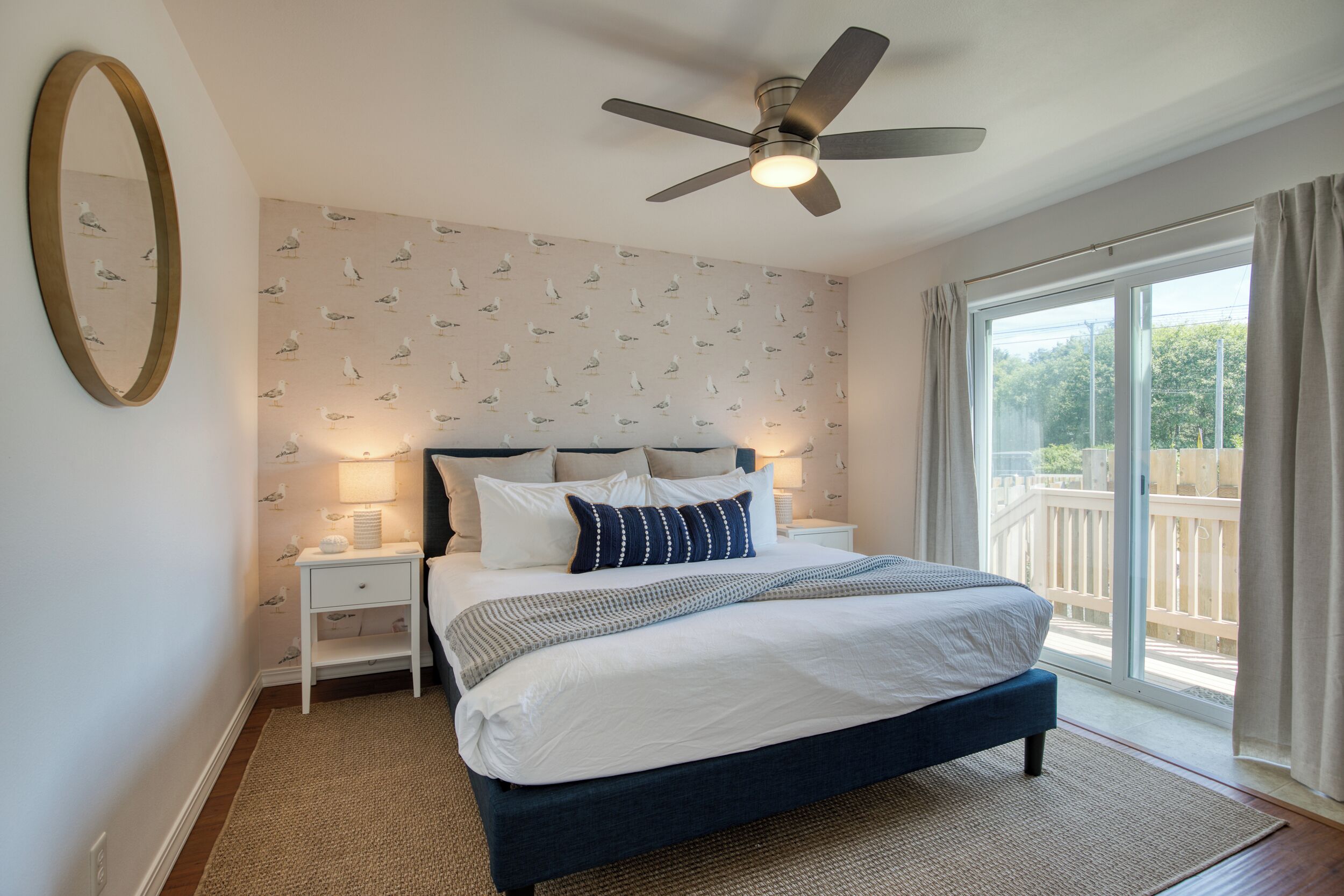 3 habitaciones, tabla de planchar con plancha, wifi y ropa de cama 