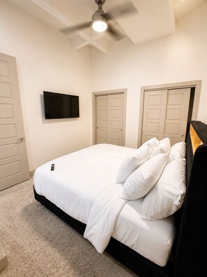 1 Schlafzimmer, Zimmersafe, Bügeleisen/Bügelbrett, WLAN