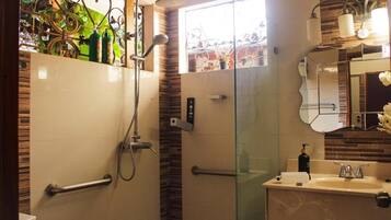 Quarto casal luxo, banheiro privativo | Banheiro