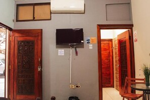 Deluxe Double Room, Private Bathroom | Interior - Hostal Casa Las Flores (Masaya)