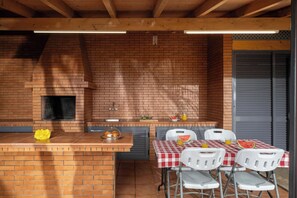 Outdoor dining - Casa Santo António –  House with Pico Views (Campo de Cima)