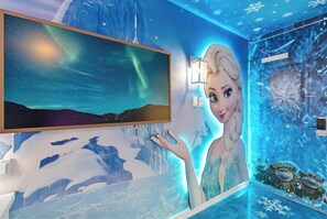 Interior - Frozen-Themed Studio with Pool (Kissimmee)