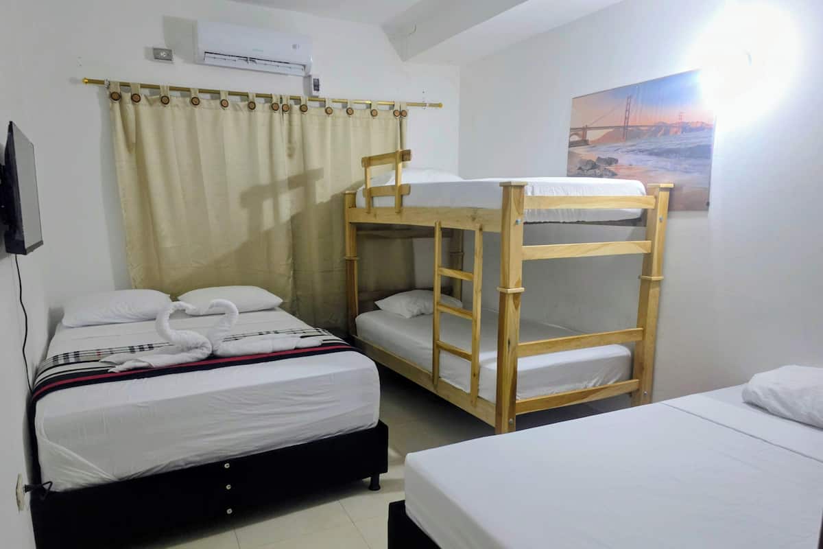 Ropa de cama hipoalergénica, minibar, camas extra y wifi gratis