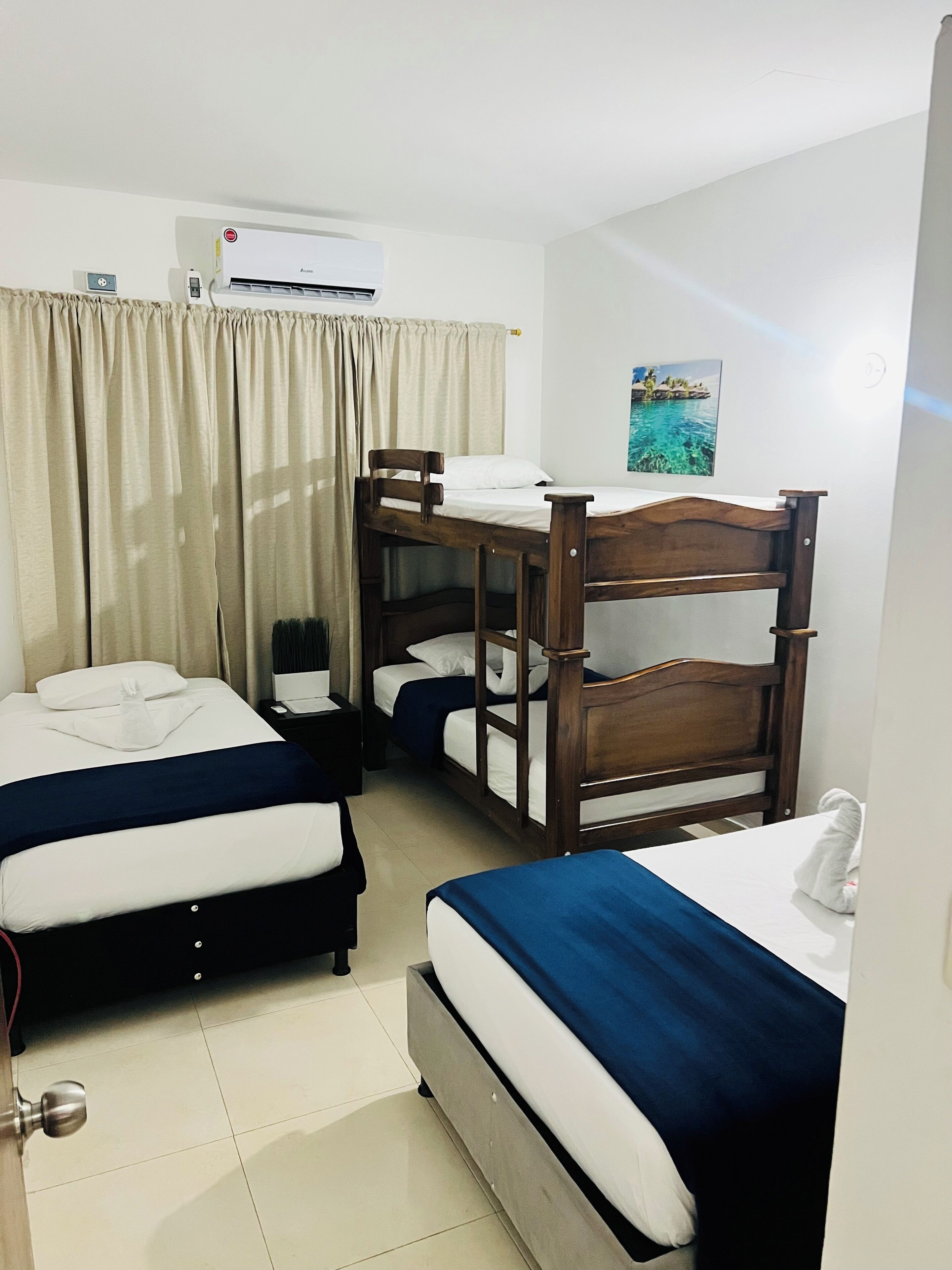 Double Room, Multiple Beds, Non Smoking, Air conditioning | WiFi (free)