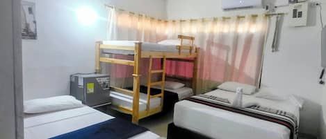 Family Room, 1 Queen Bed, Accessible, Private Bathroom | Hypo-allergenic bedding, minibar, rollaway beds, free WiFi