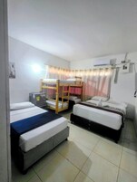 Ropa de cama hipoalergénica, minibar y camas plegables/adicionales