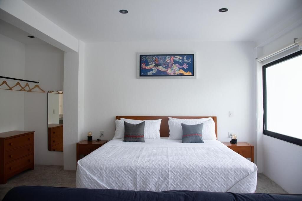 Loft | Escritorio, espacio para trabajar con laptop y wifi gratis 