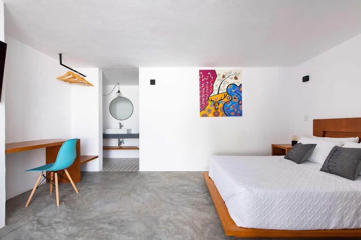Suite, Pool View | Hypo-allergenic bedding, free WiFi, bed sheets
