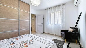 Free WiFi - Appartement Sorelle, 4 pers, piscine, plage à 2 minutes (LECCI)