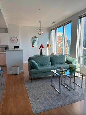 Living area - Downtown Vancouver - 5 Mins walk to BC Place and Cruise Terminal (Vancouver)