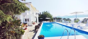 Piscina externa sazonal