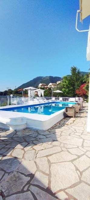 Piscina externa sazonal