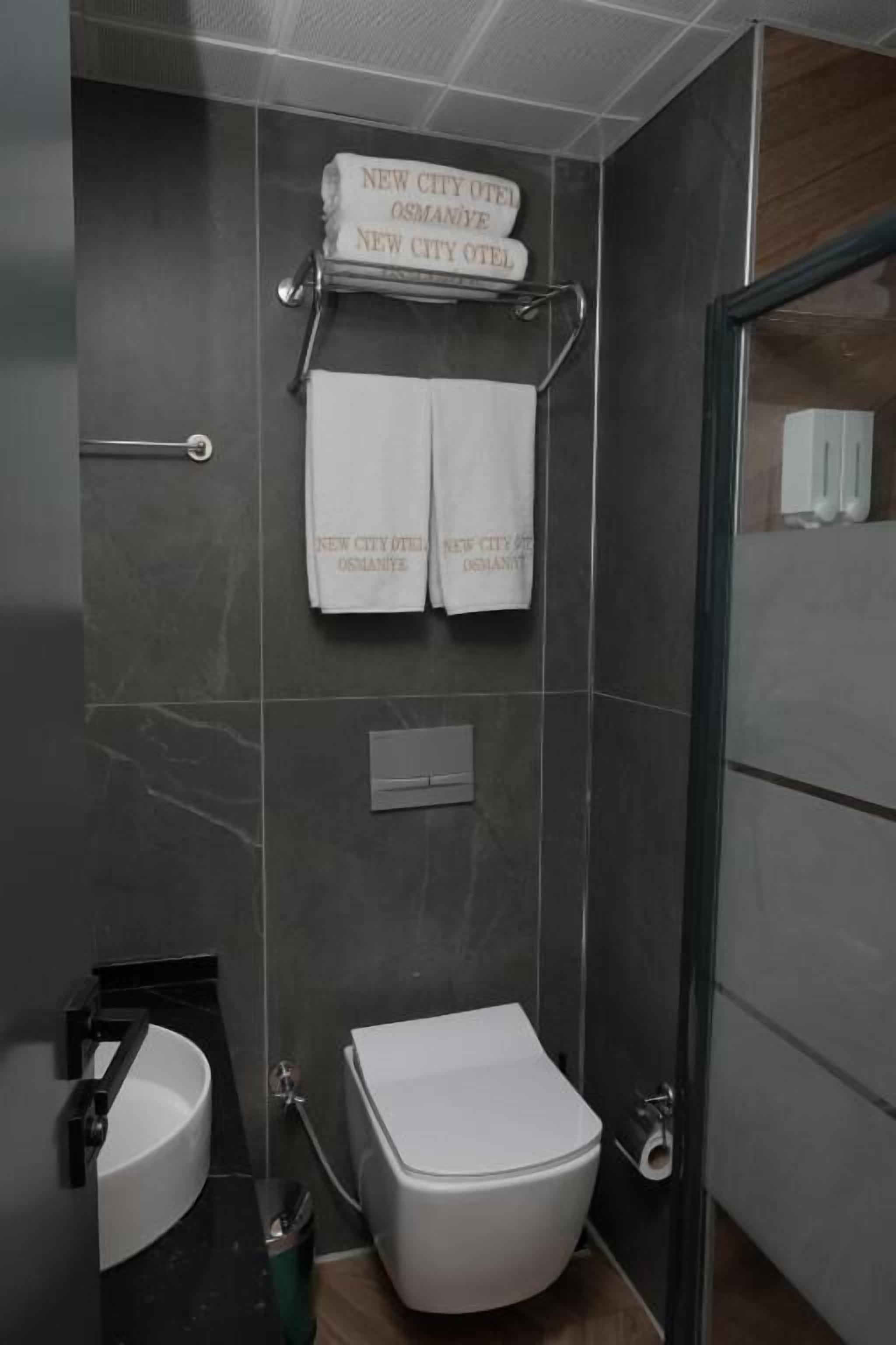 Comfort Room, Garden View | Bathroom