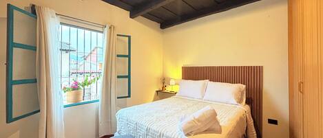 Iron/ironing board, Internet, bed sheets