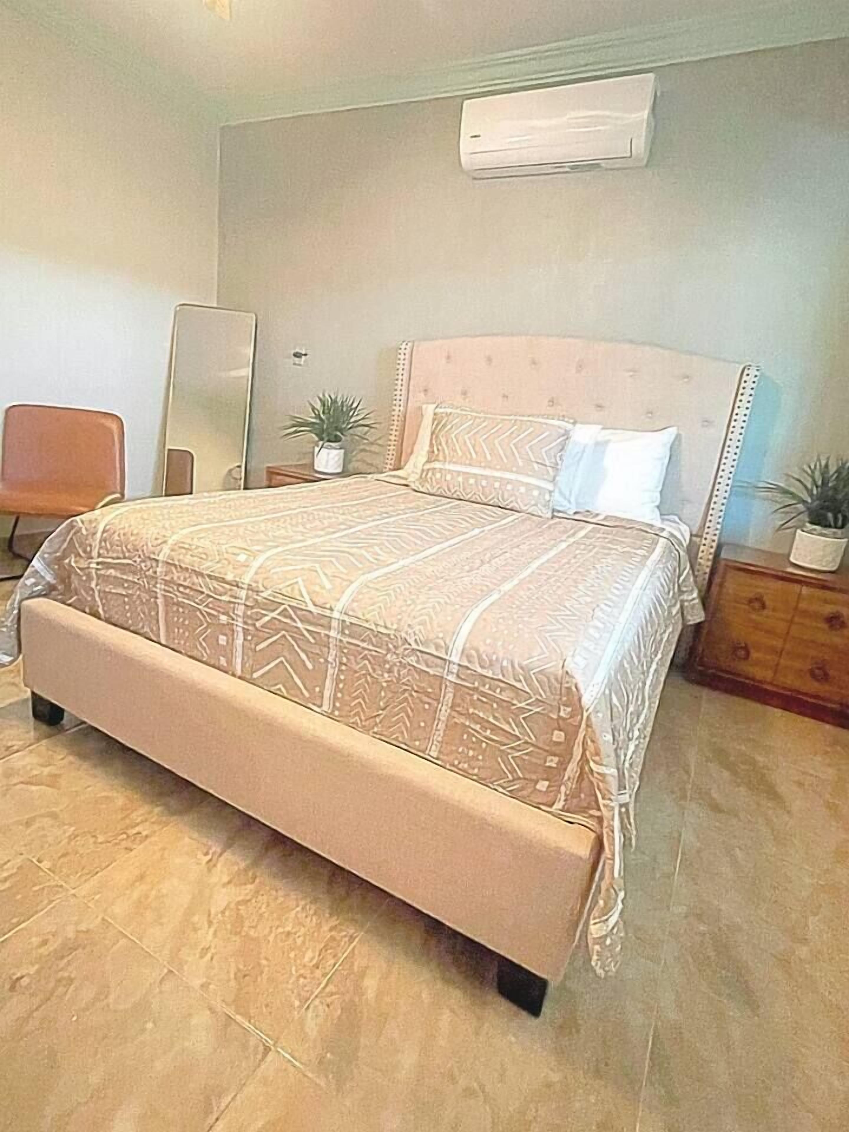 Ferros/tábuas de passar roupa, Wi-Fi, roupa de cama