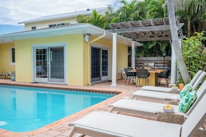 A heated pool - The Palm at Bean Point - Luxury Coastal Retreat with Heated Pool, Walk to Beach (Anna Maria)