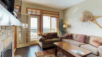 Blacksmith Lodge 7 | Living area | Smart TV