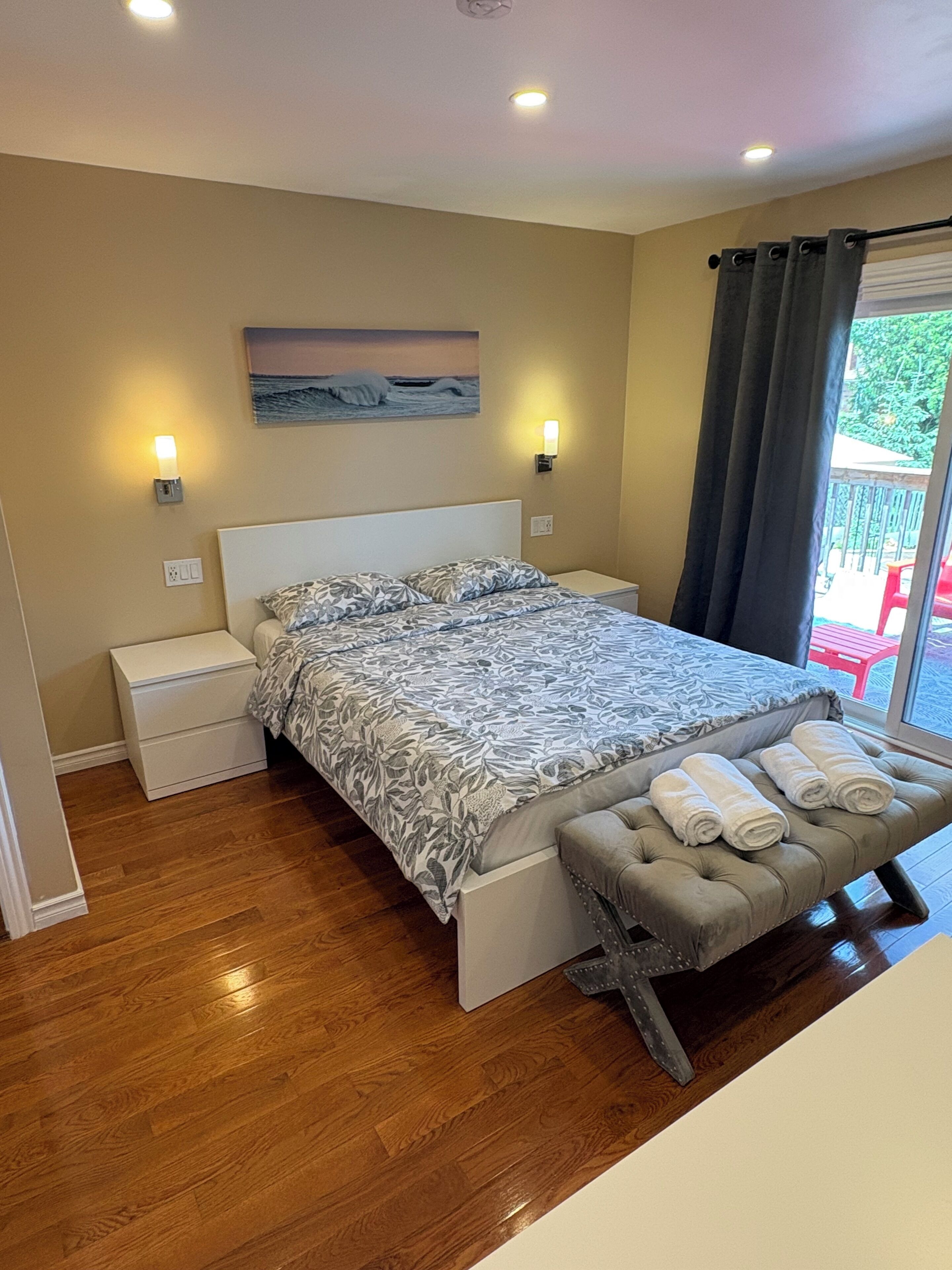 3 bedrooms, desk, iron/ironing board, WiFi (free)
