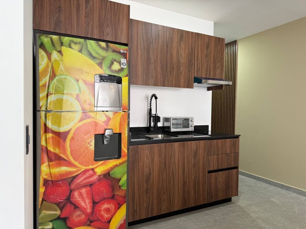 Fridge, microwave, stovetop, coffee/tea maker
